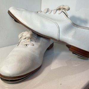 CAPEZIO THE DANCE MAKER BALLET MAKERS WITH STEVENS STOMPERS DANCE, CLOG, TAP